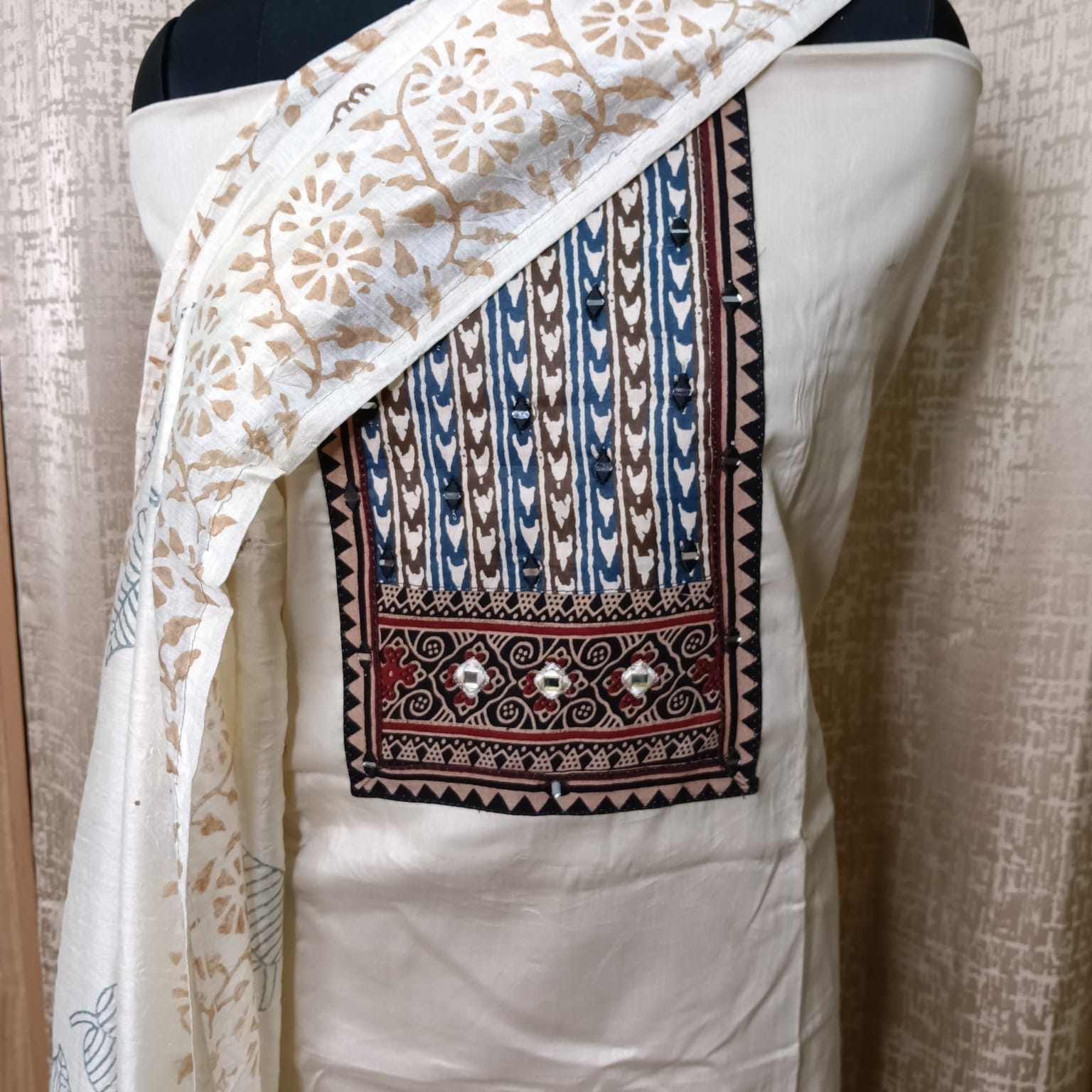 Cream Ethnic Printed Cotton Chudithar Dress Material with Dupatta
