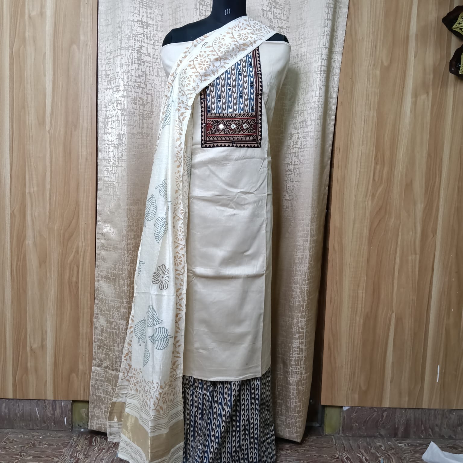 Cream Ethnic Printed Cotton Chudithar Dress Material with Dupatta
