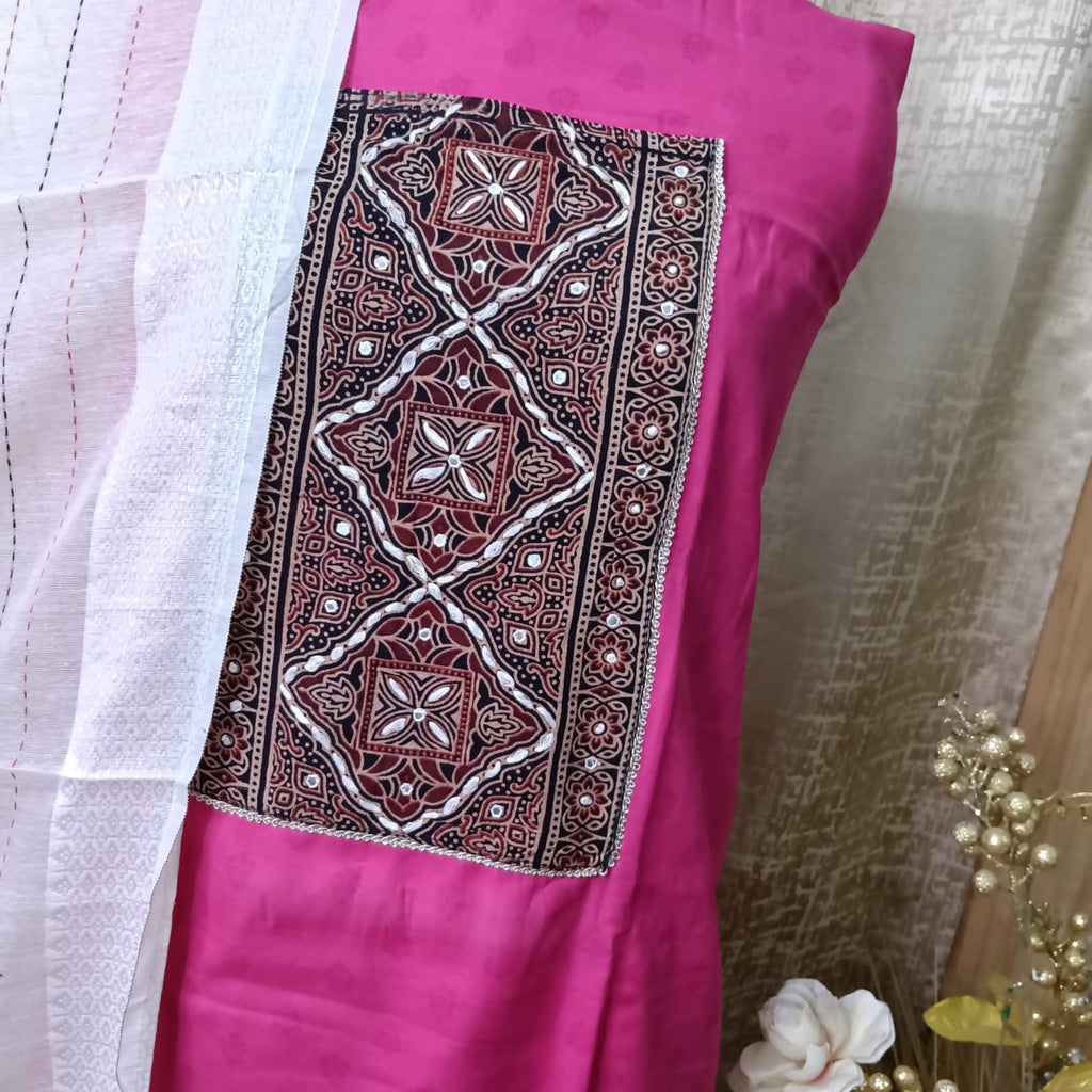 💖 Fuchsia Pink Rayon Cotton Chudithar Dress Material with Kalamkari Patch