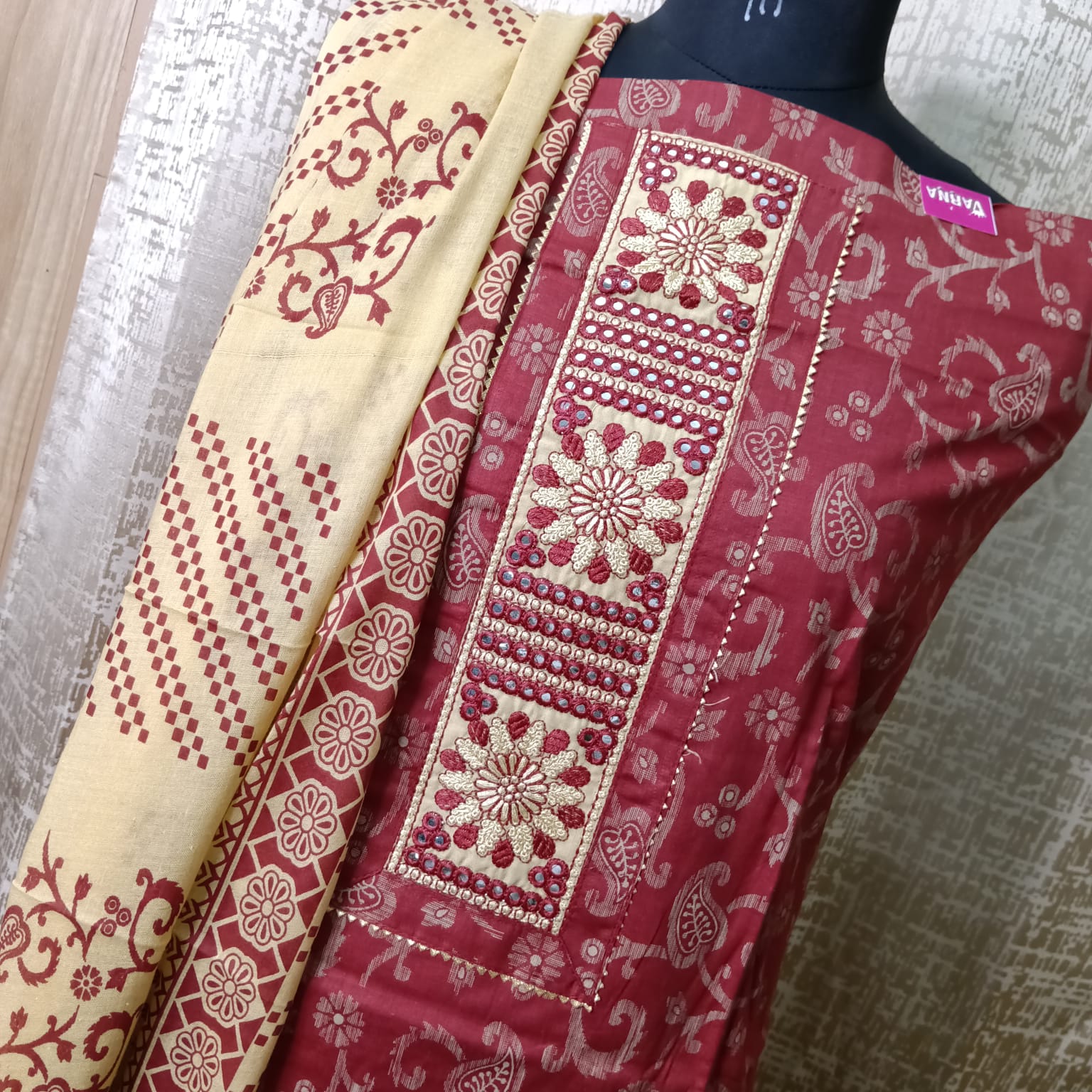❤️ Maroon Embroidered Cotton Chudithar Dress Material with Beige Printed Dupatta