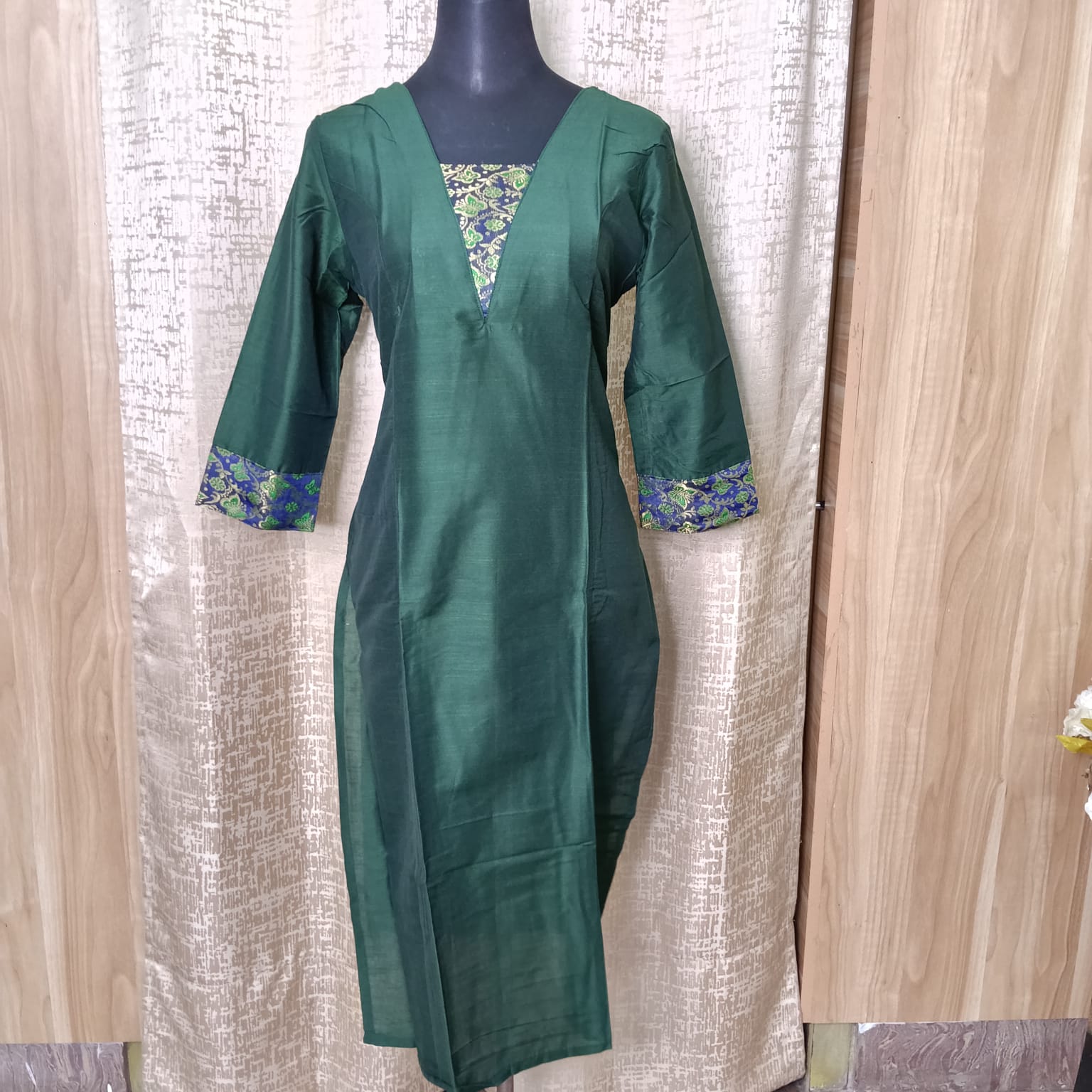 Women's Zute Silk Straight Kurti – Lime Green | V-Neck | 3/4 Sleeves