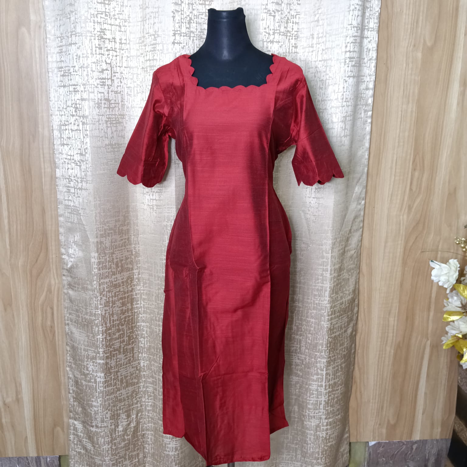 Women's Maroon Long Kurti – Scallop Neck | Elbow Sleeves